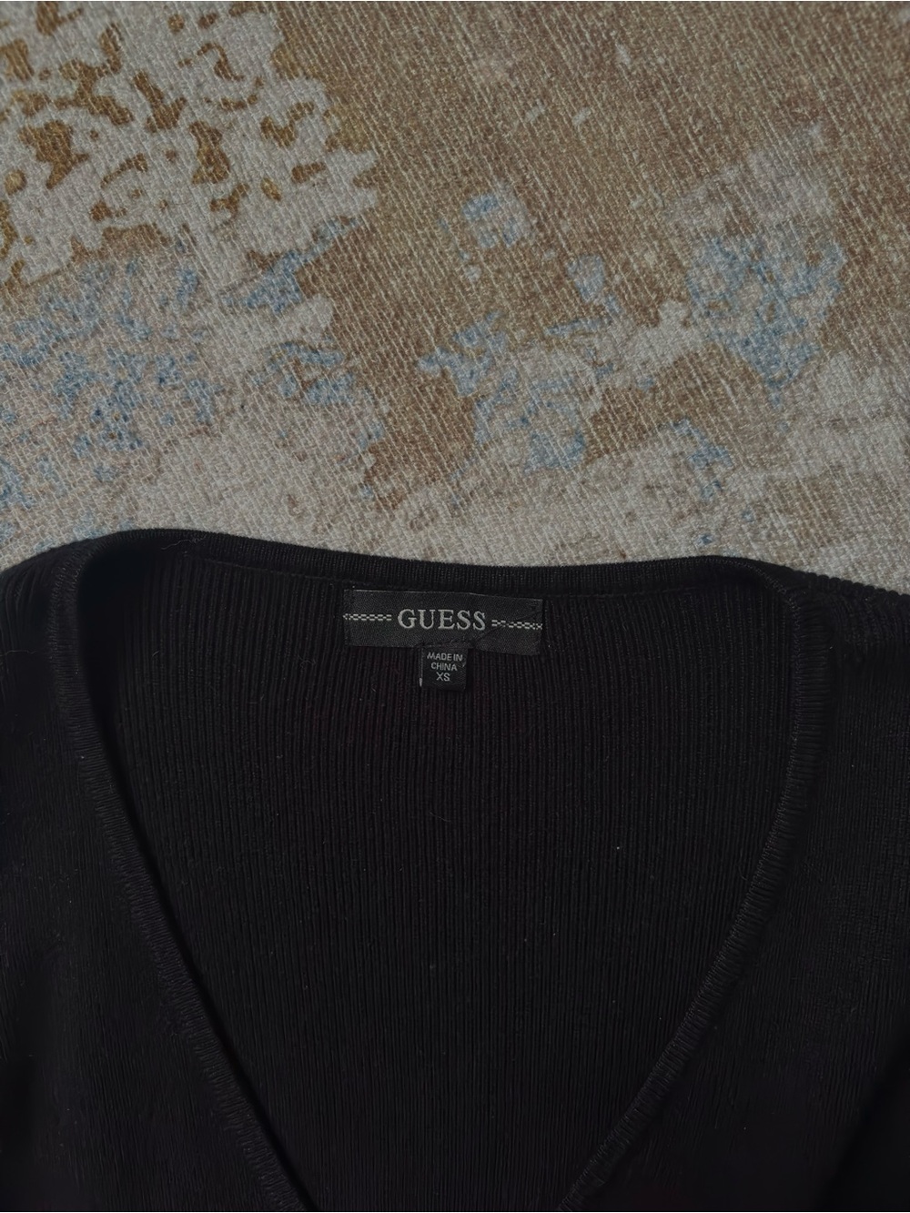 Guess Black Ribbed V-Neck Long Sleeve Top - Picture 3 of 3